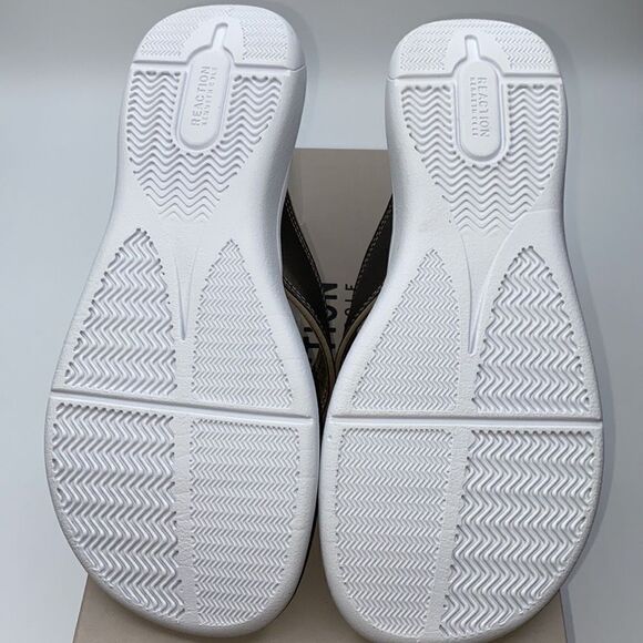 Kenneth Cole Reaction Four Thong Sandals - Picture 7 of 8